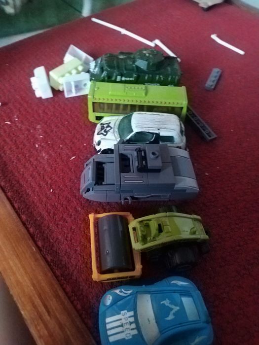 Обменяю гигантский лот машинок на 1-10 штук машинок Hot wheels mutant