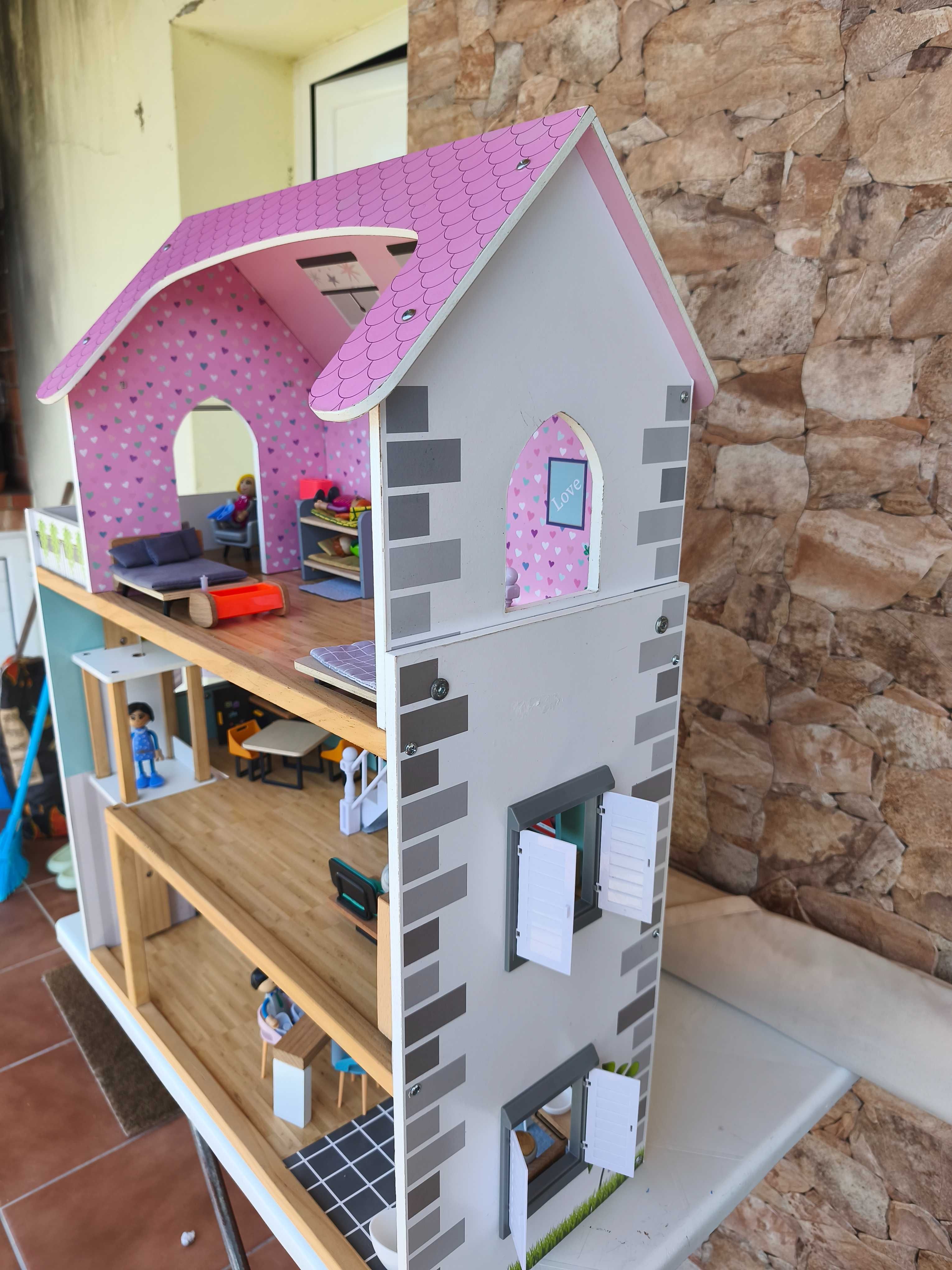 Casinha de Madeira completa e com extras
