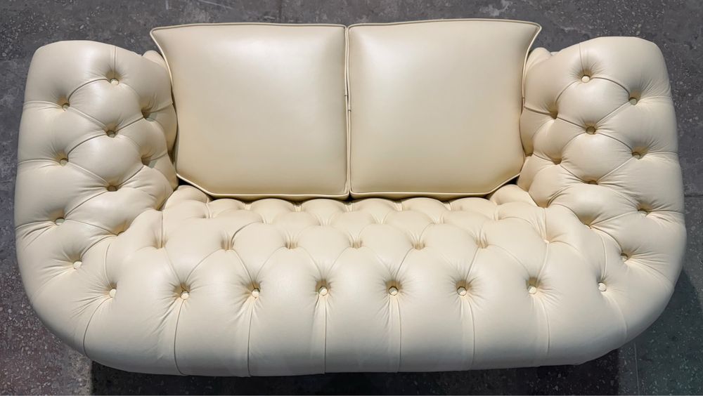 Шкіряний двомісний диван Chesterfield. Кожаный двухместный Честерфилд