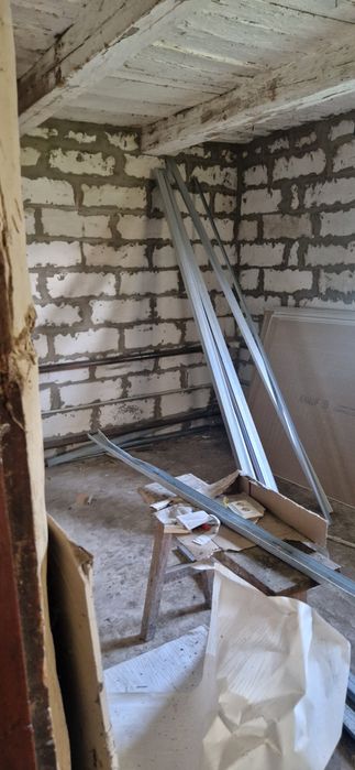 Продаж будинка з великою ділянкою