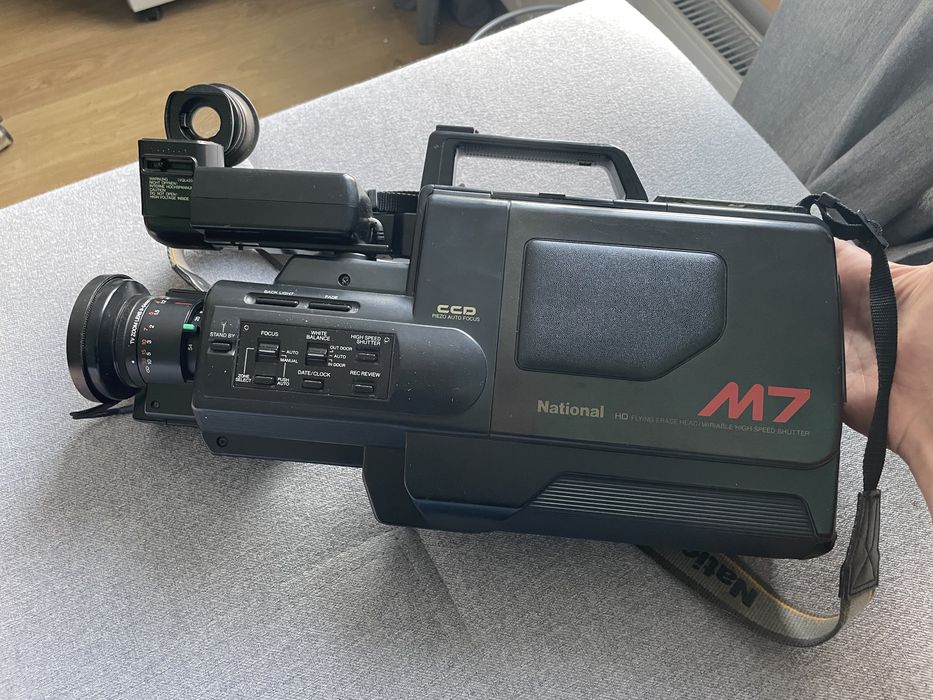 Kamera Panasonic NV-M7 VHS