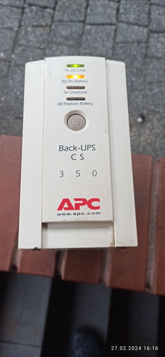 Zasilacz awaryjny UPS APC BK350EI 350 VA 210 W z akumulatorem