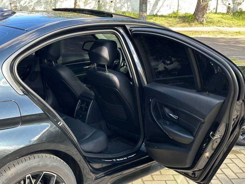 Bmw f30 328i  топова комплектація