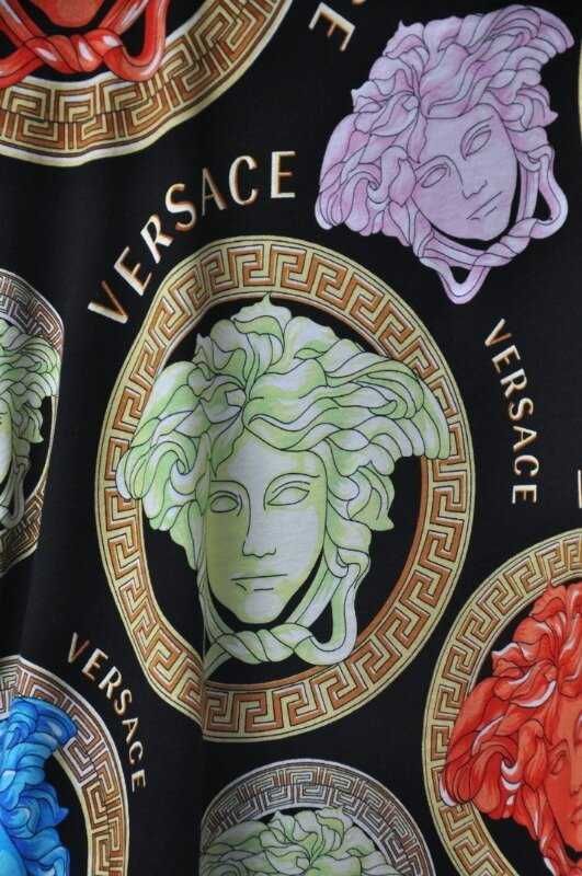 "VERSACE". Оригинал. Италия. Стильная брендовая футболка. на M / L.