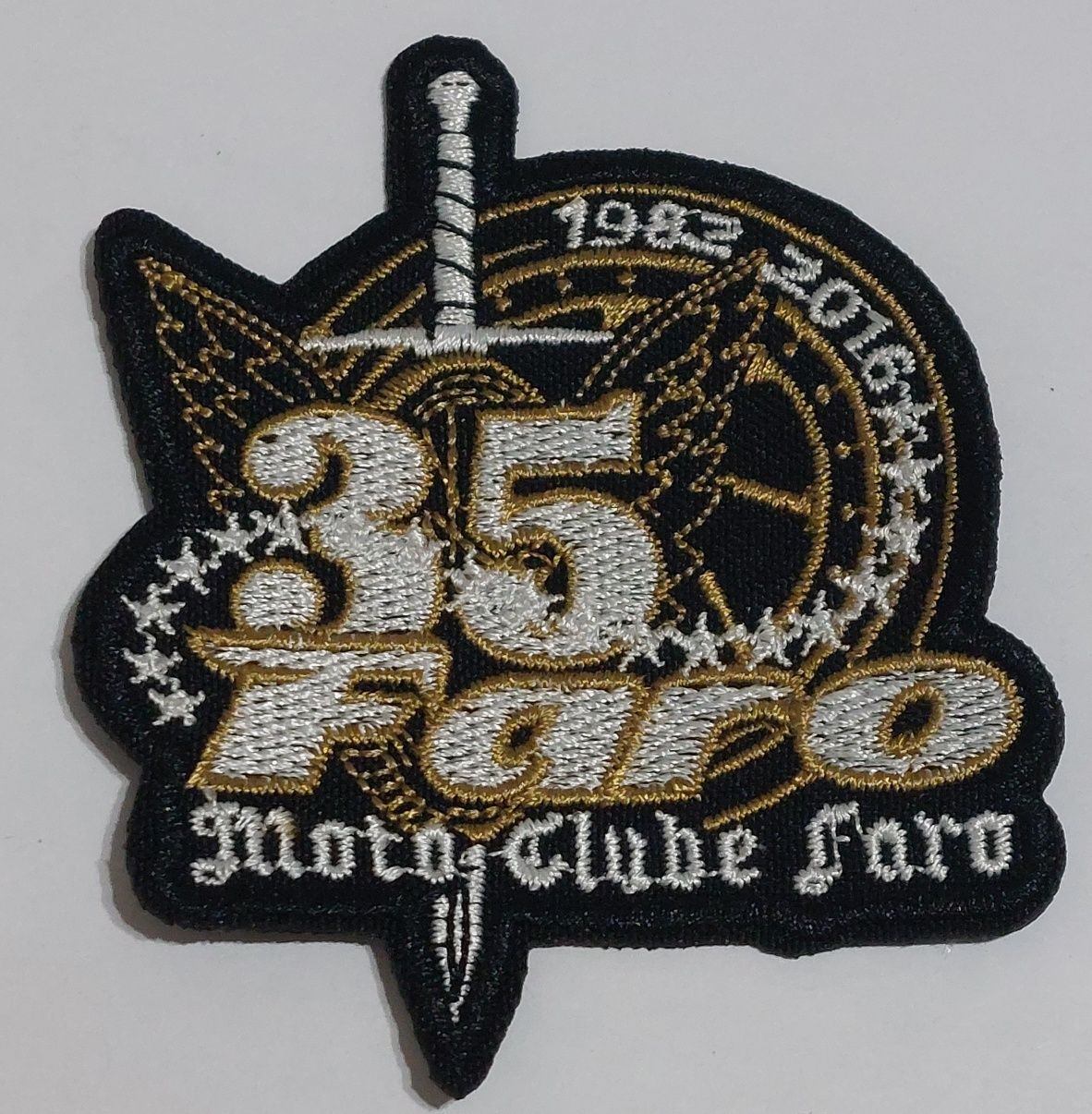 Crachás e emblemas bordados  . Moto Clube de Faro