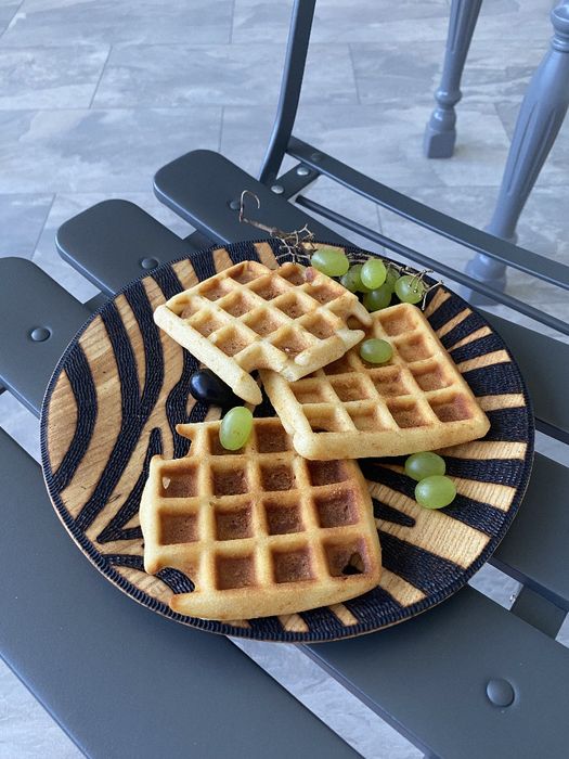 Дерев'яна тарілочка ручної роботи «Зебра»