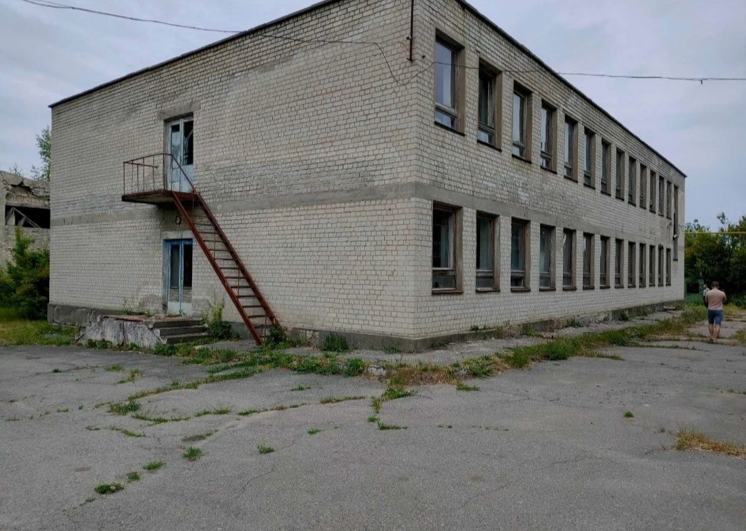 Продам виробничу базу S=3660 кв.м.,місто Тараща