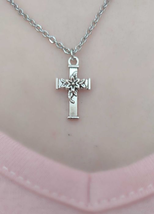 Naszyjnik, łańcuszek z Krzyżykiem , stal chirurgiczna , 52 cm  .