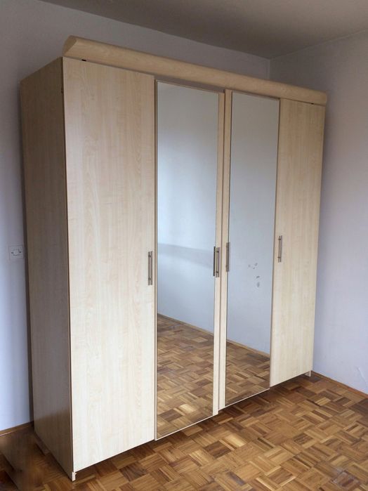 Шафа/гардероб із зеркалами
