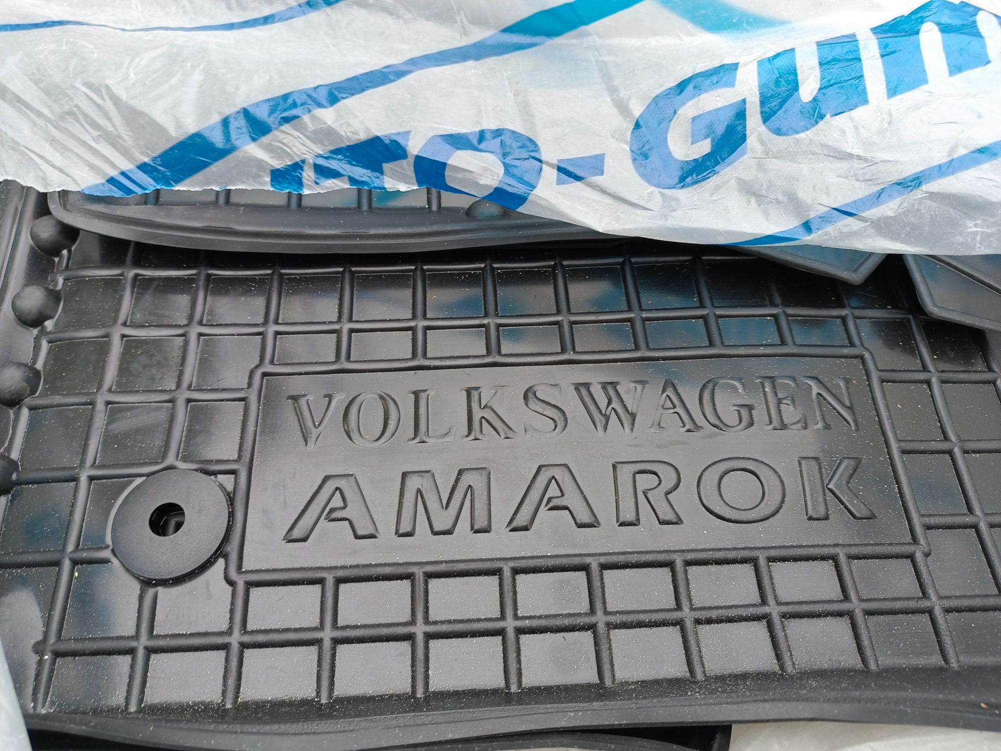 Килимки на Volkswagen Amarok