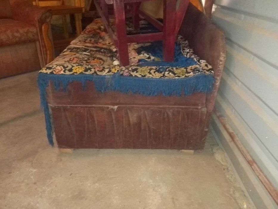 Віддам безкоштовно диван соф борщагівка