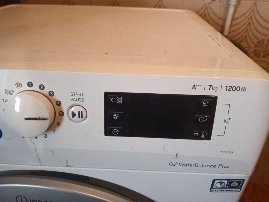 Máquina de lavar roupa Indesit 7kg A+++