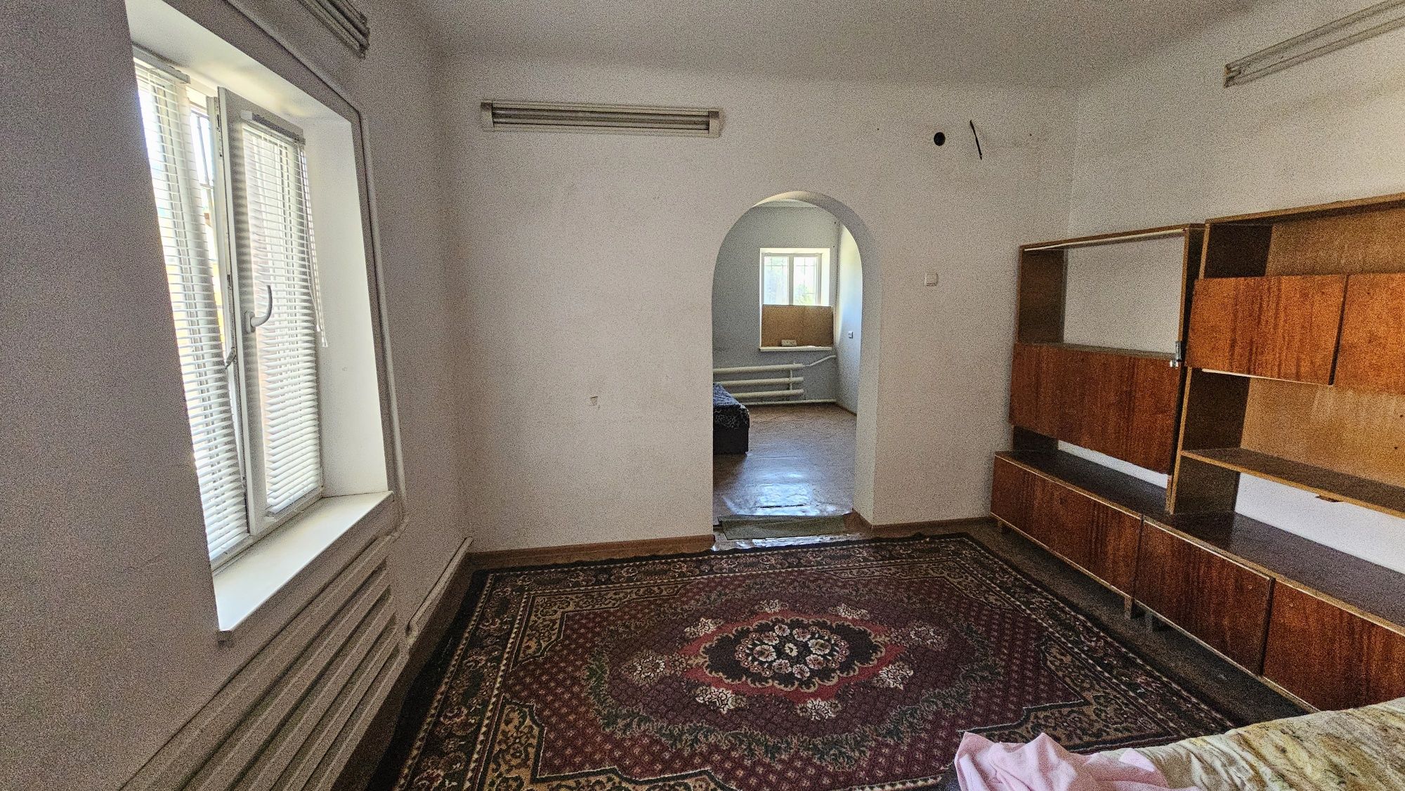 Продам півбудинку Миколаївка під бізнес