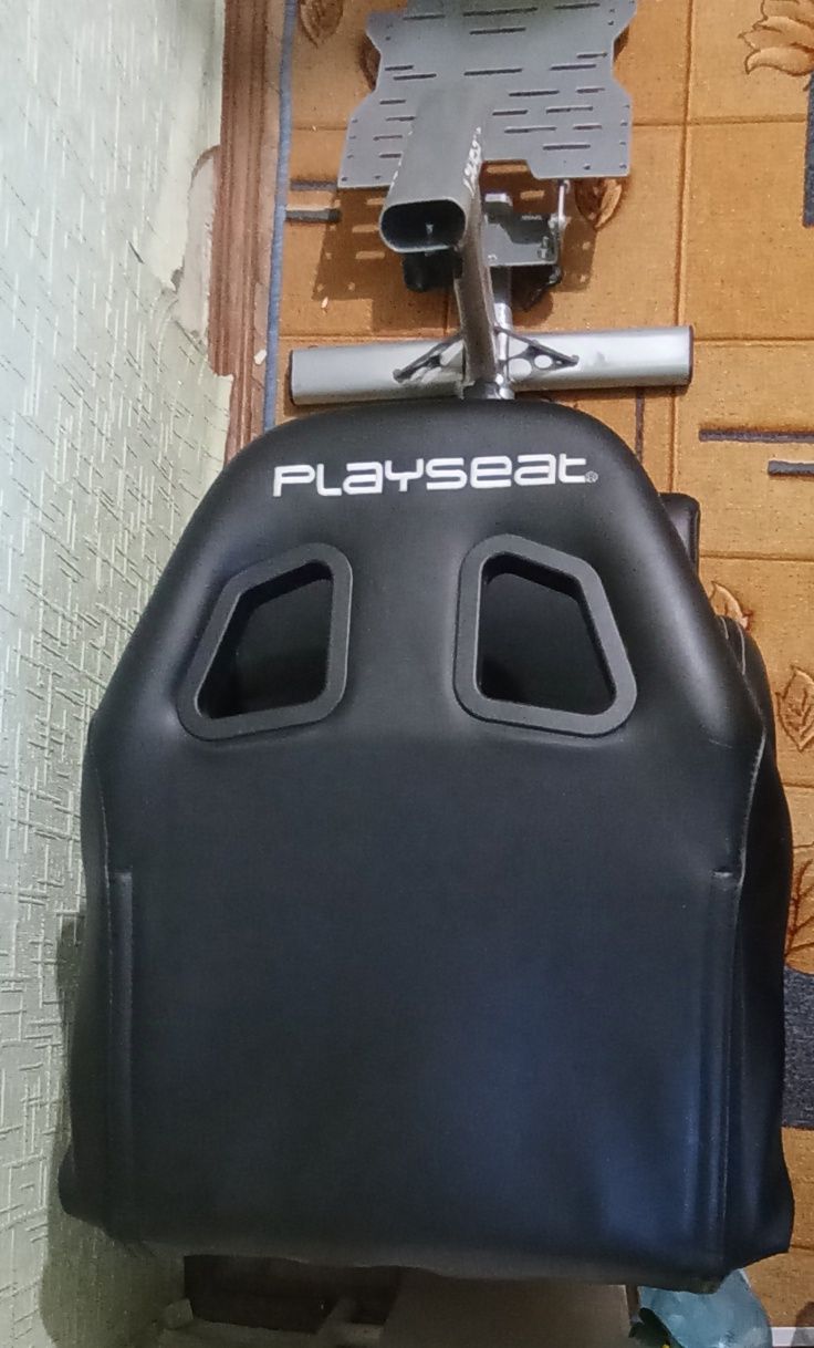 Игровое кресло plauseat