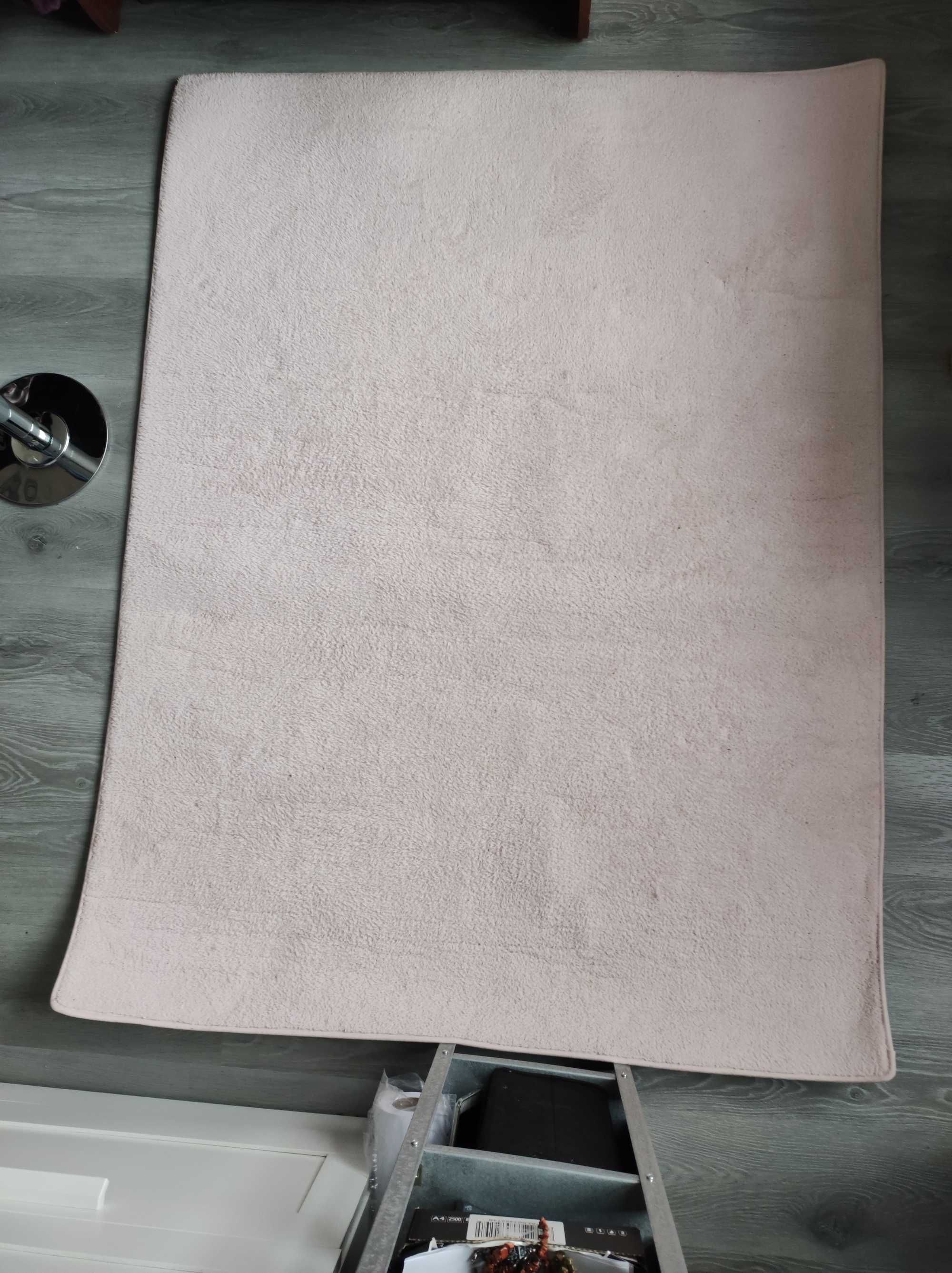 Puszysty, różowy dywan 160x120 cm - antypoślizgowy