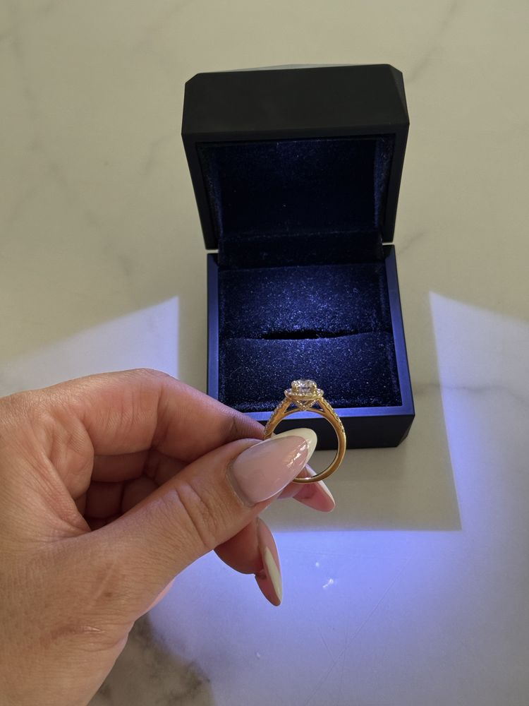 Pierscionek z diamentem  1 karat