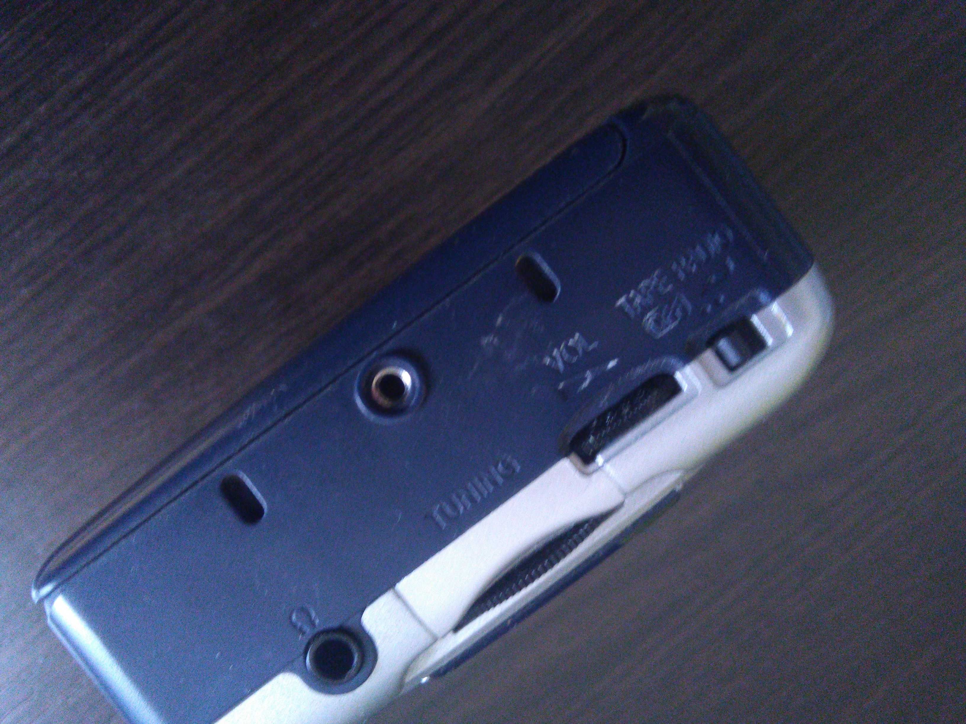 Продам кассетный плеер с FM приемником Panasonic RQ-V77