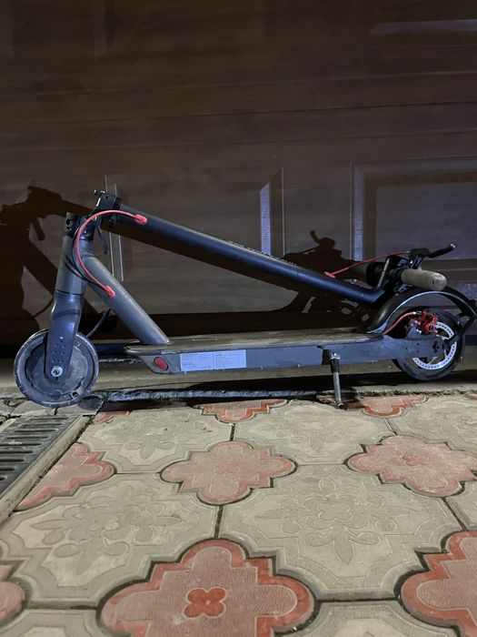 Продау електро самокат KUGOO M365 PRO