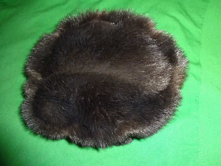 Futrzana ciemno brązowa zimowa czapka futrzany toczek sztuczne futro