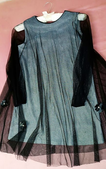 Дуже гарна сукня на зріст 146