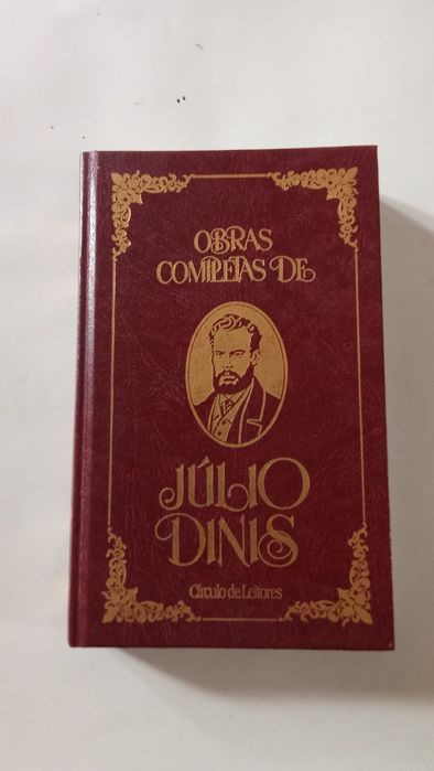 Vendo livros variados de distintos autores