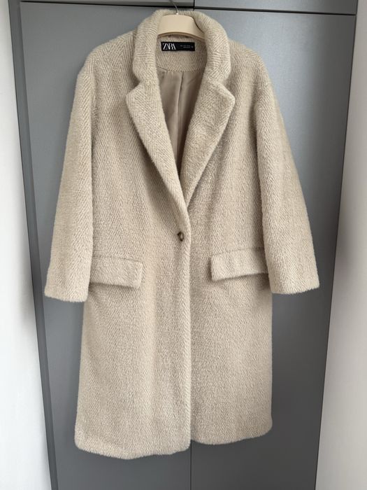 Пальто ZARA, кремовый цвет