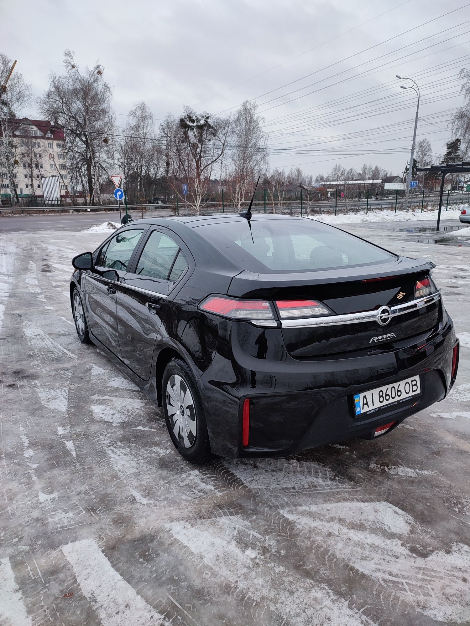 Opel Ampera плагін гібрид