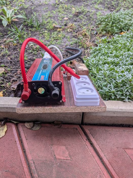 Инвертор, преобразователь 12V-220V  Inverter 2600W