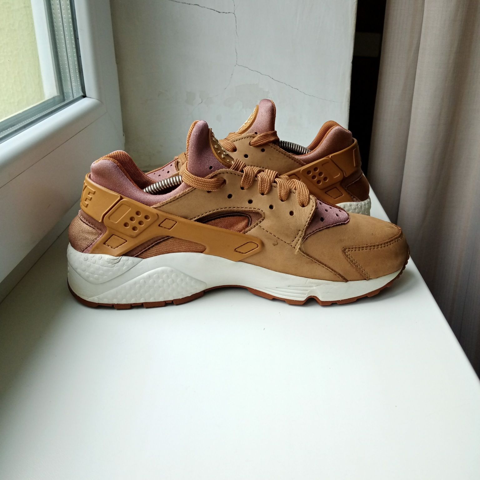 Кросівки NIKE HUARACHE розмір 39. Оригінал