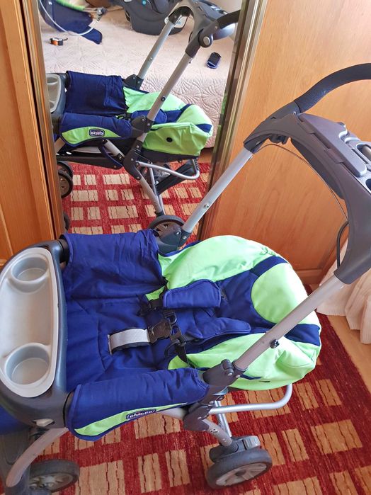 Carrinho de Bebé Chicco com alcofa