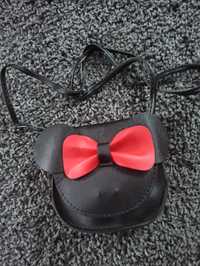 Mała torebka Myszka Minnie czarna z czerwona kokardą