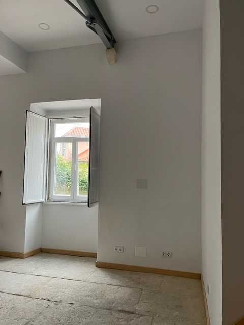 Apartamento T0 + Mezzanine para Alugar (Vila de Sintra)