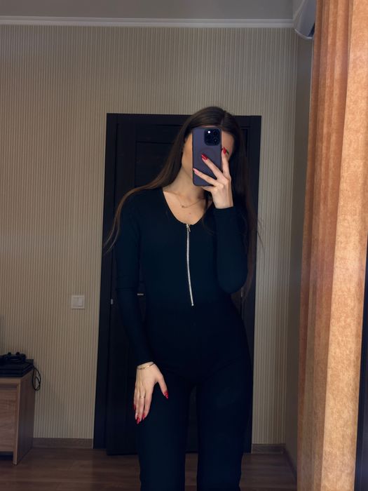 Чорний жіночій комбінезон