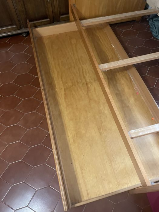 Cama solteiro com gaveta