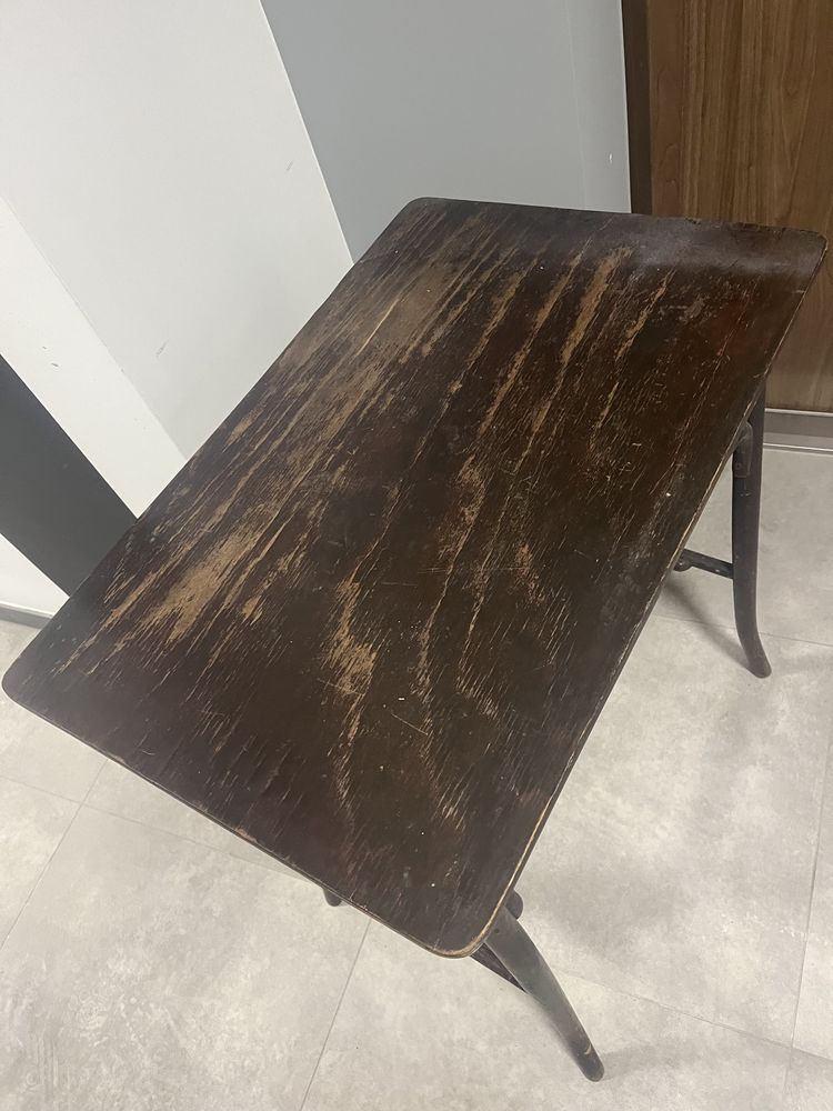 Drewniany stół porządny do renowacji