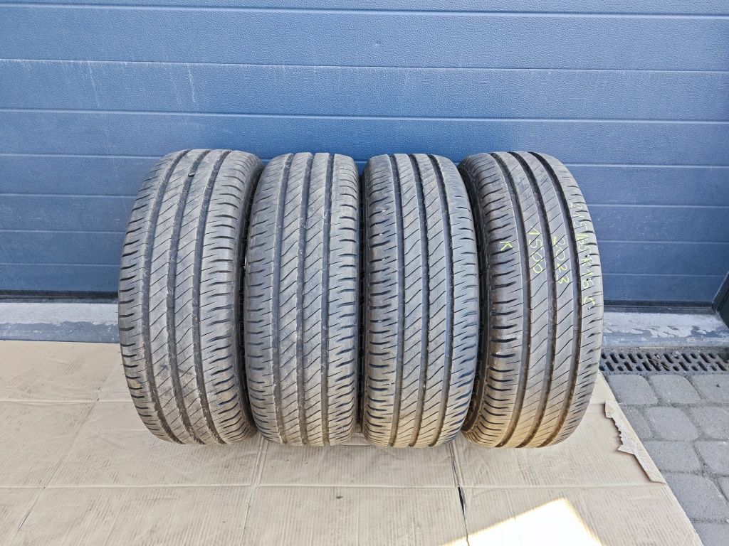 4x215/65 R16C Michelin Agilis 3 letnie