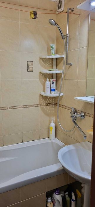 Здам з гарним ремонтом 4 кімн кв біля маг. Прогрес, центр .