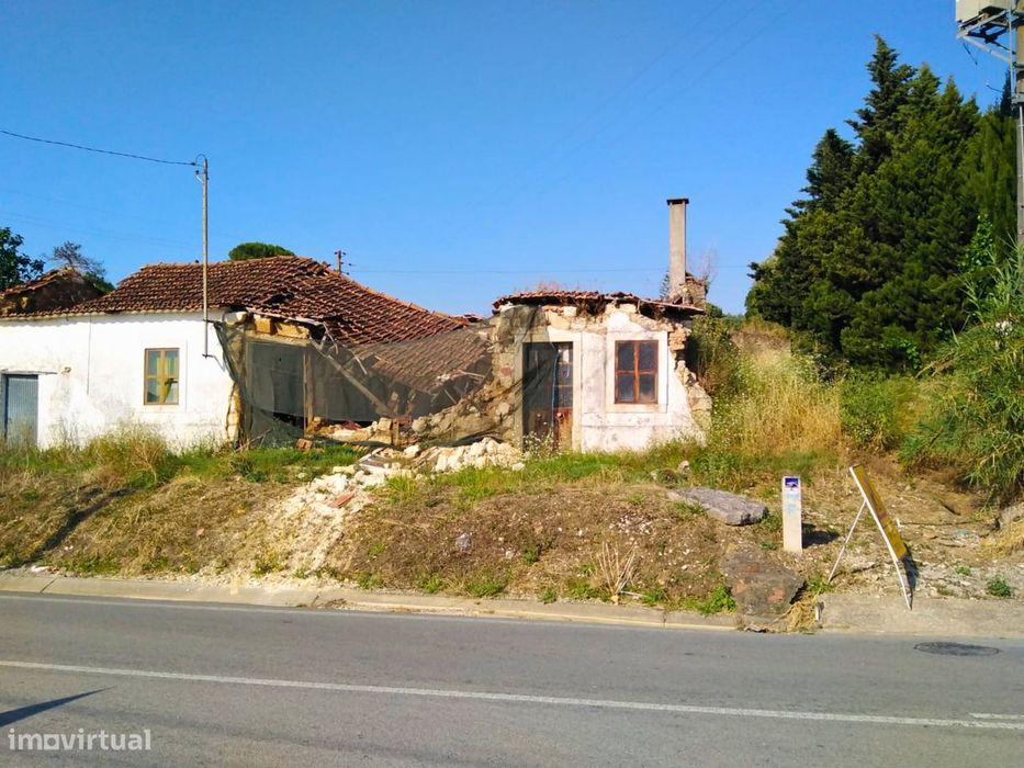 Moradia T3 para Recuperar em Tremês