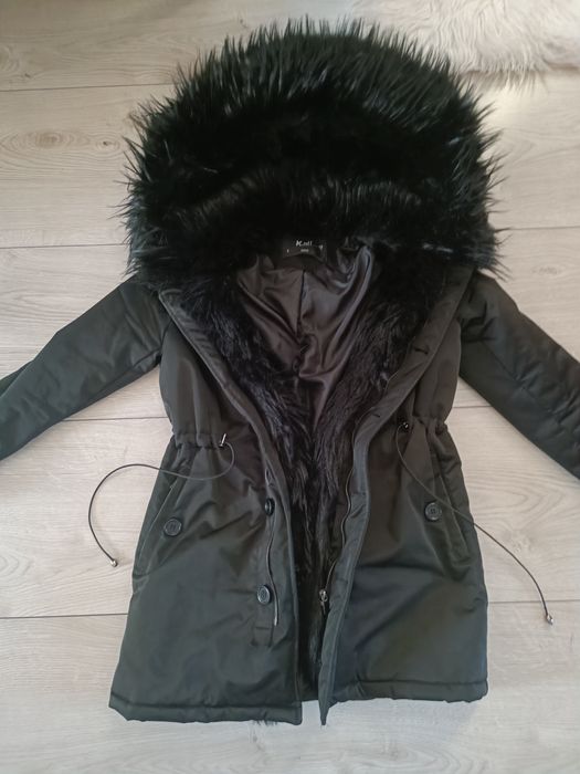 Czarna dłuższa kurtka zimowa damska r.S