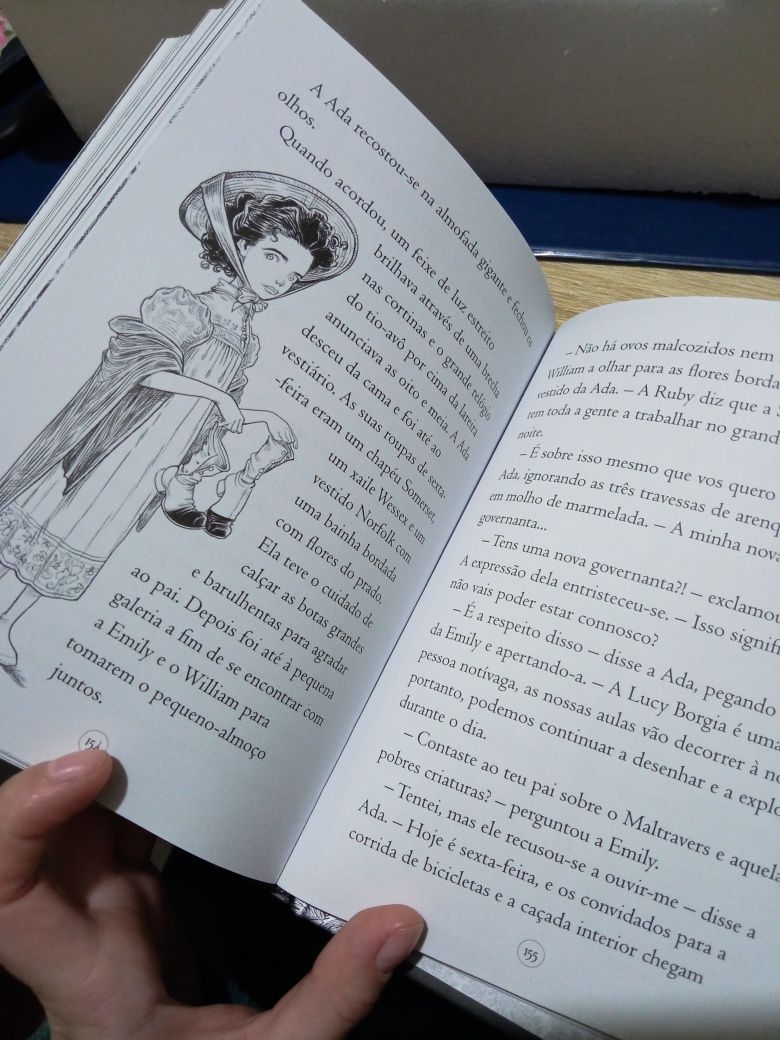 Livro "A Miúda Gótica"