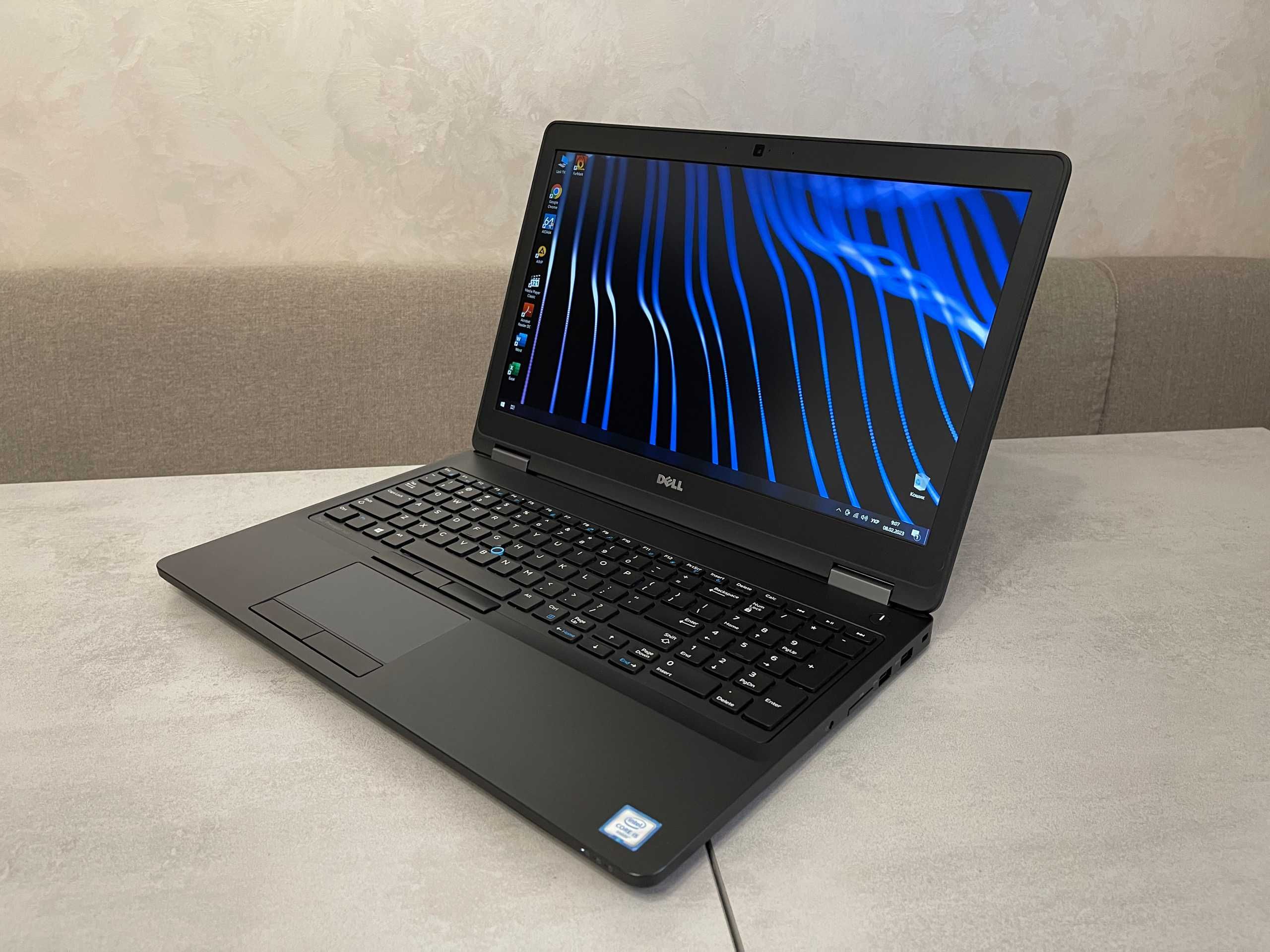 Dell Precision 3510 15,6" FHD IPS i5-6300HQ 16GB 256GB AMD FirePro 2GB