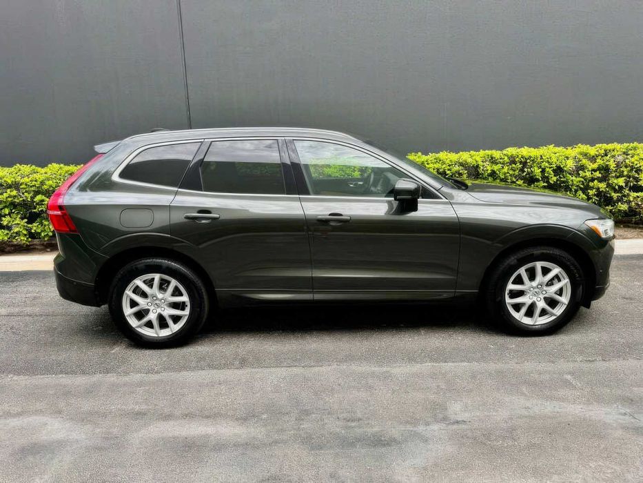 Volvo XC60 T5 Momentum      2018