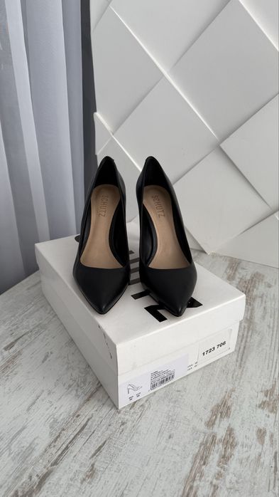 Туфлі човники шкіряні чорні р.38 Schutz