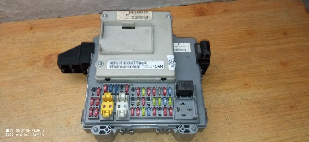 Jeep Cherokee Liberty kJ 2.8 CRD skrzynka bezpieczników 560.105.45AM