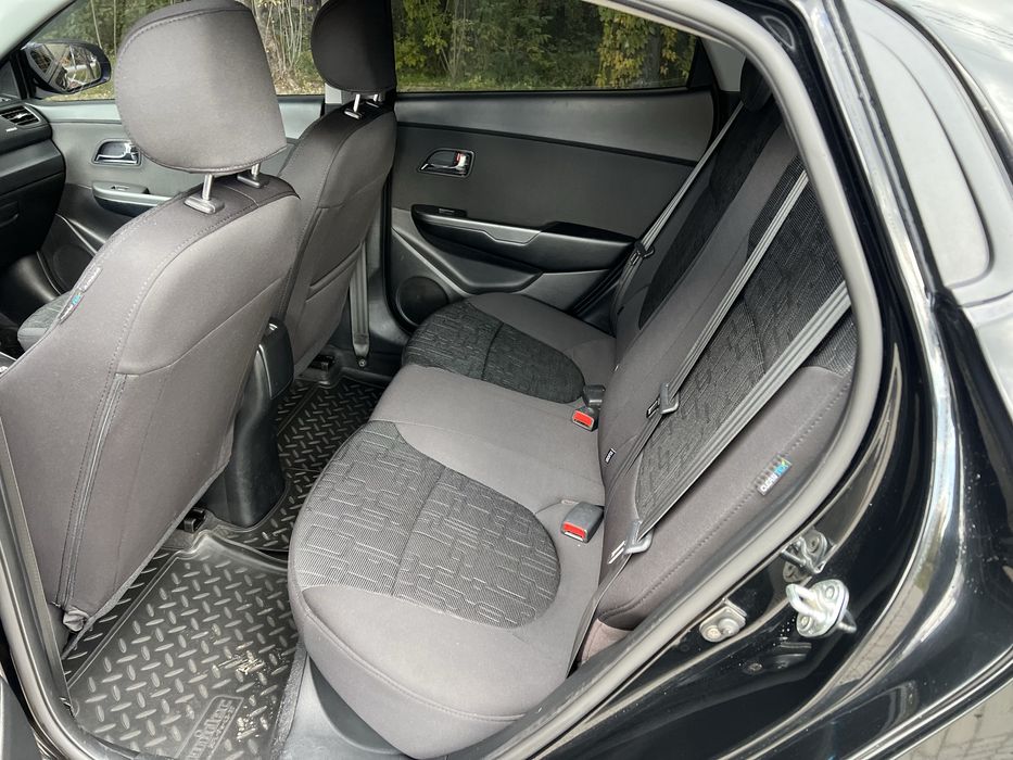 Оренда авто  kia rio 2012