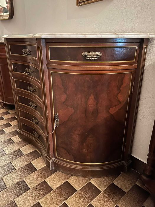 Aparador novo em madeira