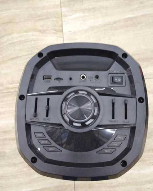 Мощная колонка с микрофоном с Bluetooth и радио, караоке