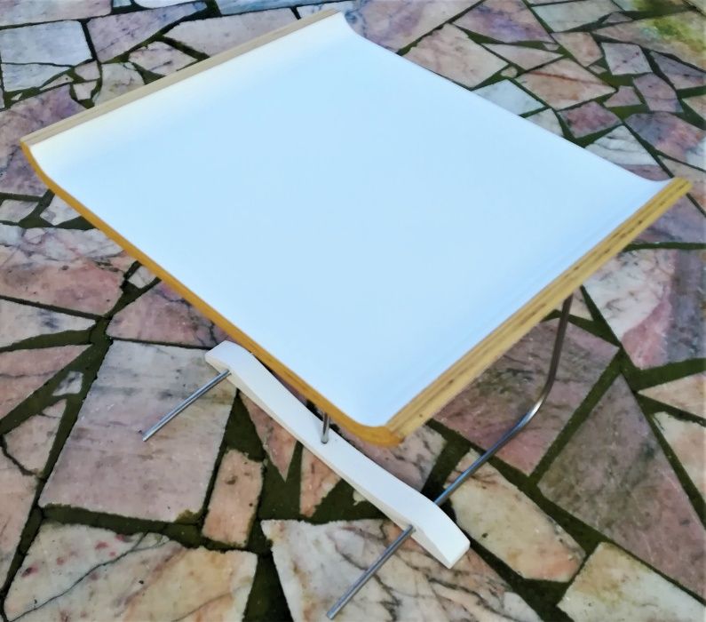 Mesa de Apoio em madeira e metal