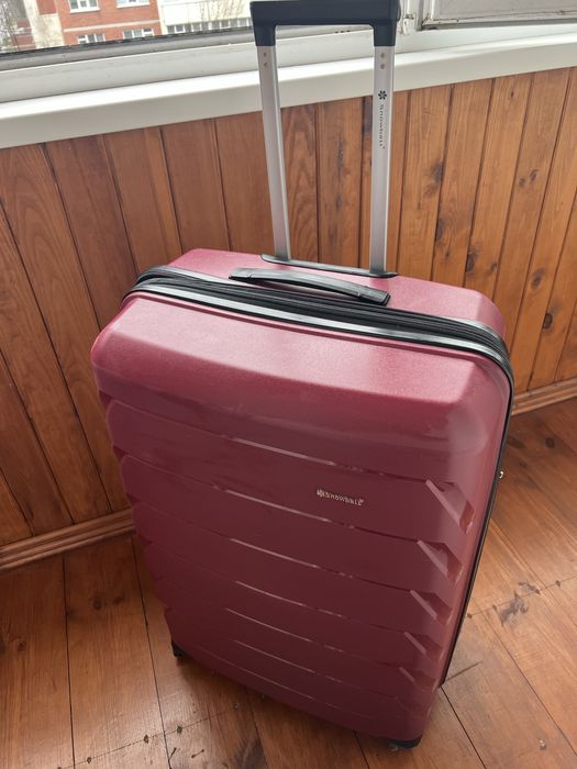 Продаю валізу Snowball на 4 коліщатках