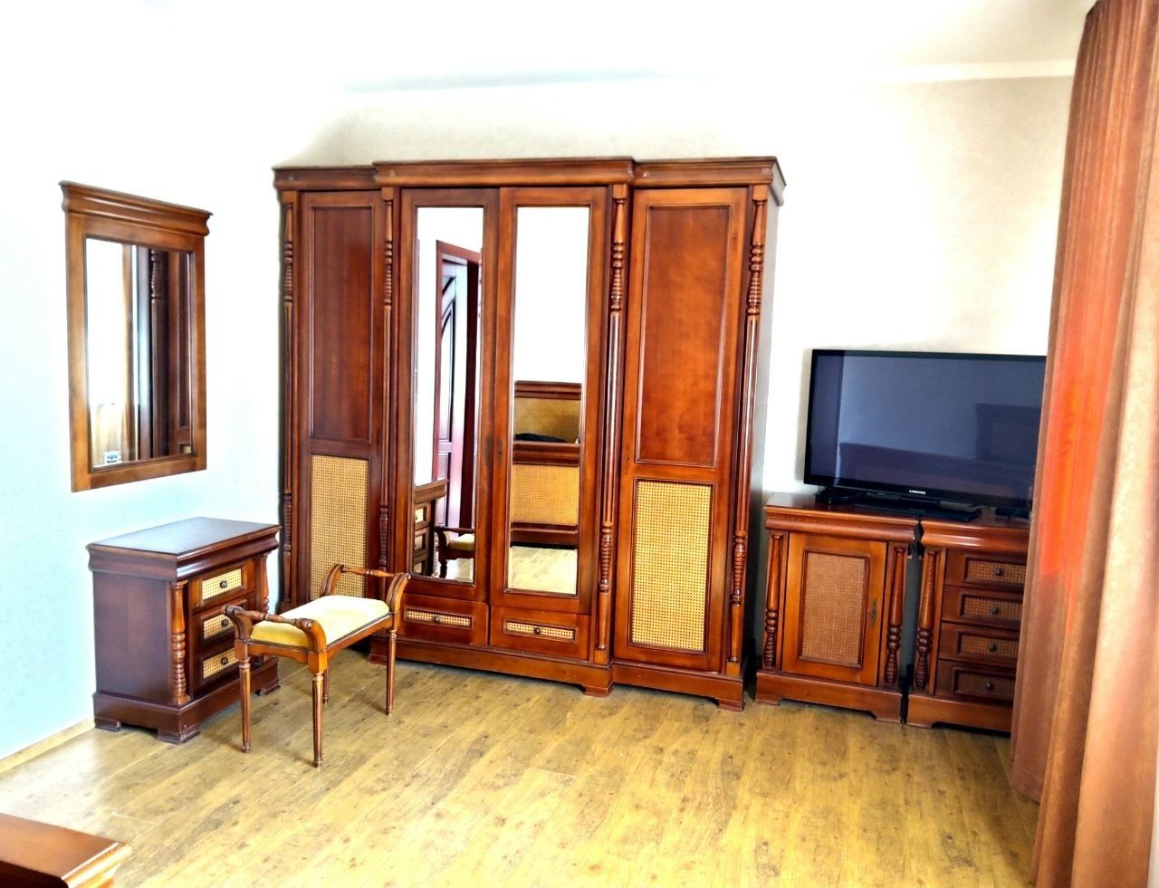 Терміновий продаж будинку 380м2